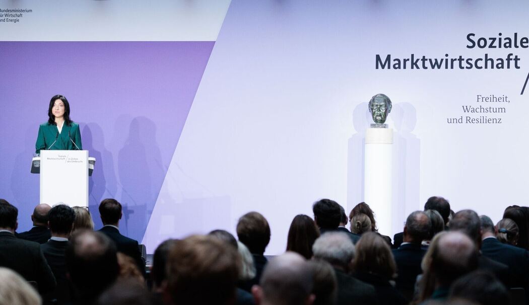 Wirtschaftspolitisches Symposium in Berlin Wirtschaftspolitisches Symposium in Berlin