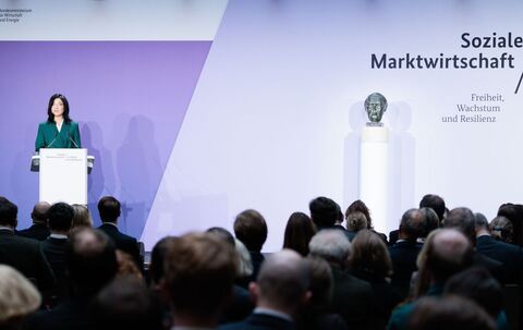 Wirtschaftspolitisches Symposium in Berlin