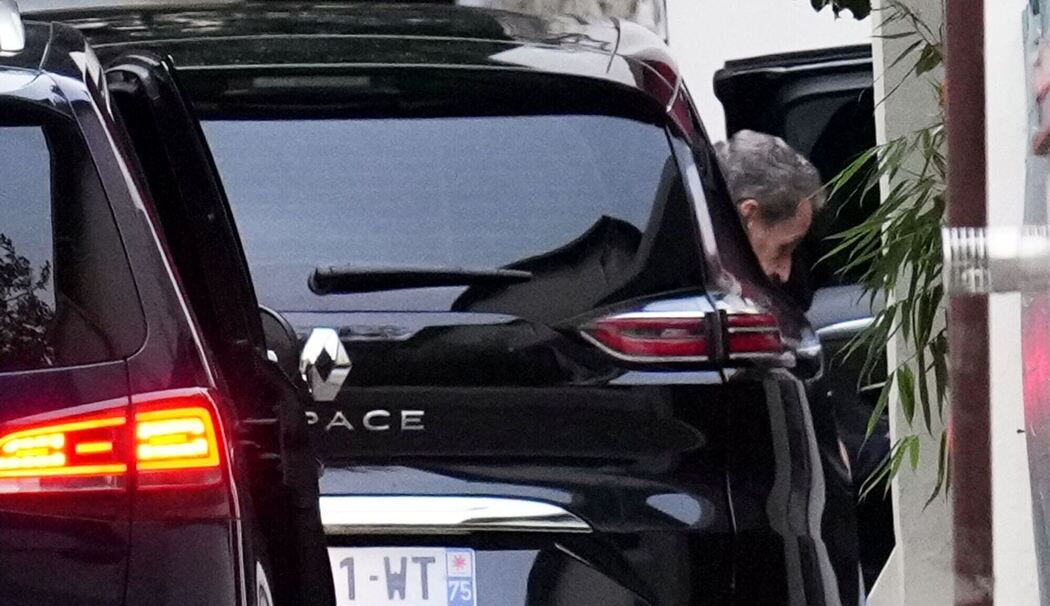 Frankreichs Ex-Präsident Sarkozy kommt unter Auflagen frei Frankreichs Ex-Präsident Sarkozy kommt unter Auflagen frei