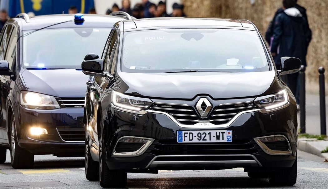 Frankreichs Ex-Präsident Sarkozy kommt unter Auflagen frei Frankreichs Ex-Präsident Sarkozy kommt unter Auflagen frei