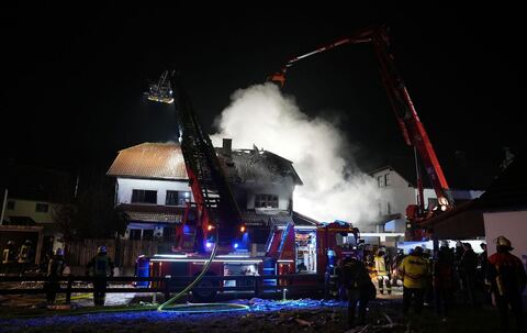Doppelhaushälfte in Vollbrand