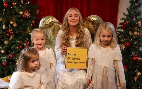 Eröffnung der Christkindpostfiliale in Engelskirchen