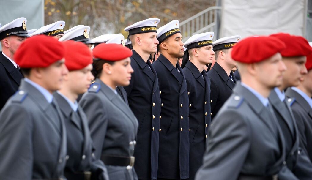 70. Jahrestag der Bundeswehr - Feierliches Gelöbnis