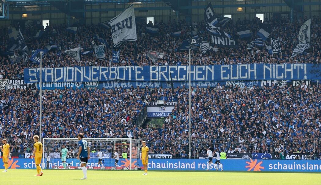 Fans von Arminia Bielefeld Fans von Arminia Bielefeld