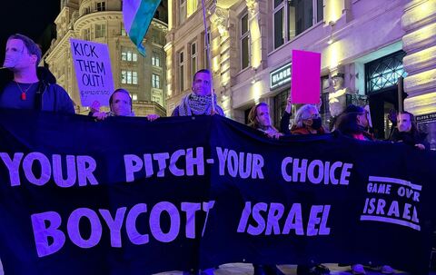 Vor der Fußball-EM 2028 - Protest in London