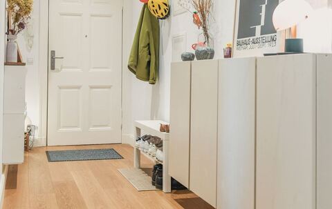 Ein Flur in einer Altbauwohnung