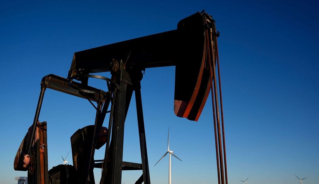 Das Verbrennen von Öl befeuert die Erderhitzung Das Verbrennen von Öl befeuert die Erderhitzung