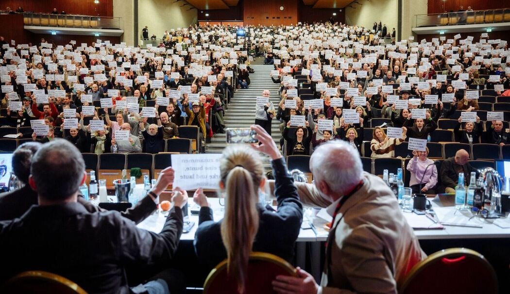 Mitgliederversammlung FC St. Pauli Mitgliederversammlung FC St. Pauli