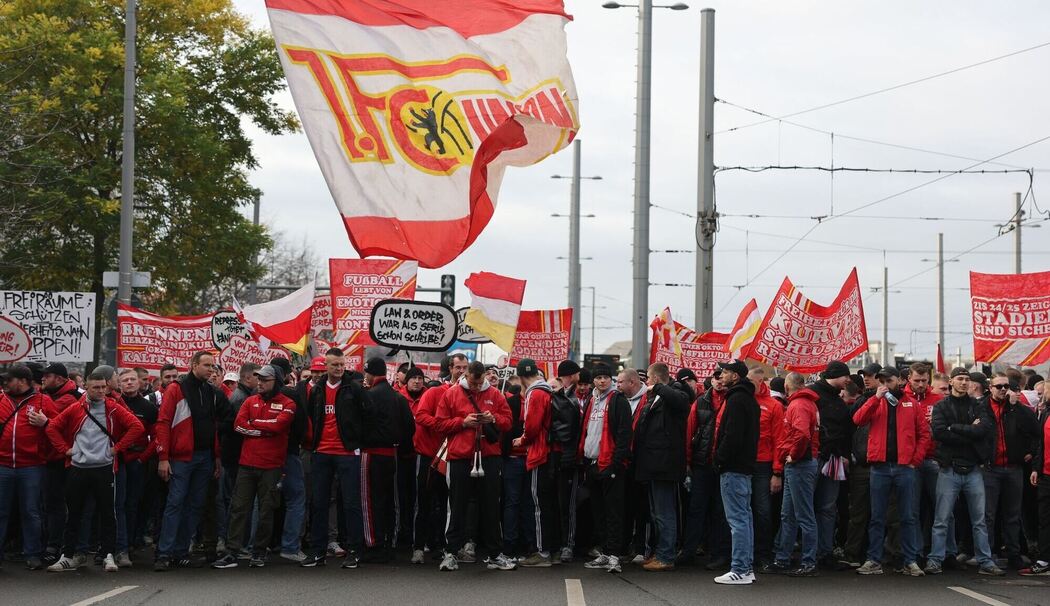 Fußballfanszene demonstriert in Leipzig