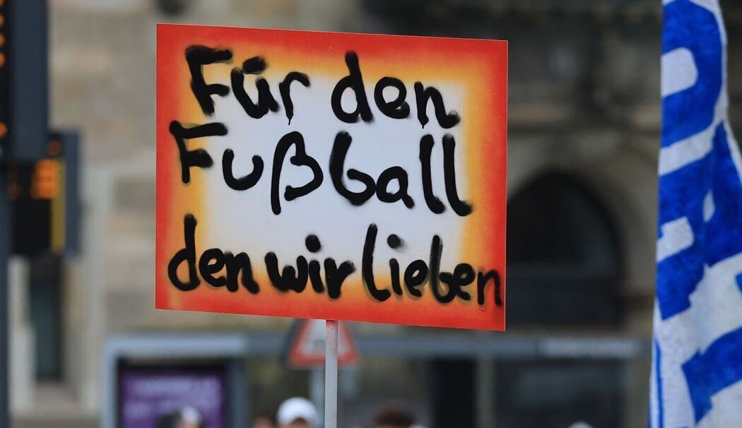 Fußballfanszene demonstriert in Leipzig