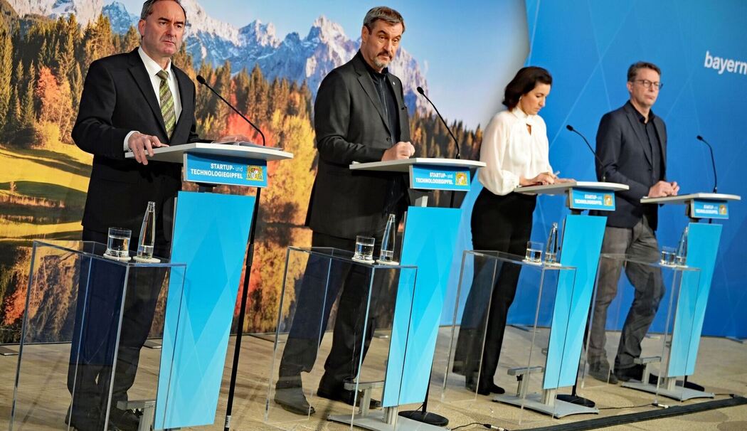 Pressekonferenz nach Start-Up und Technologiegipfel München