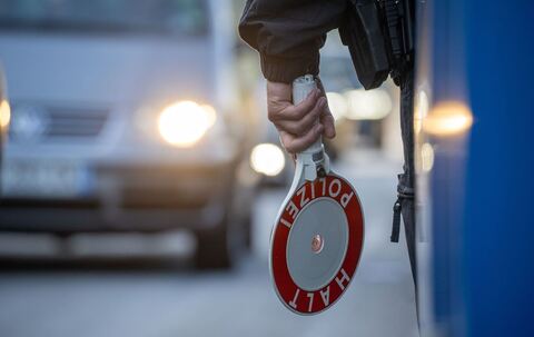 Grenzkontrolle Symbolbild