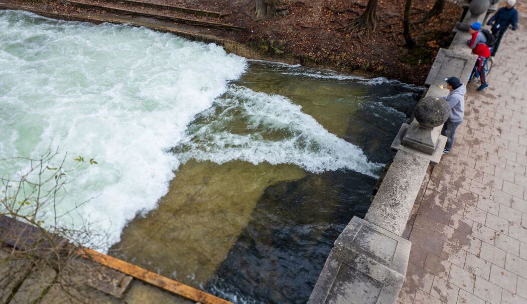 Weitere Entwicklung an der Eisbachwelle Weitere Entwicklung an der Eisbachwelle