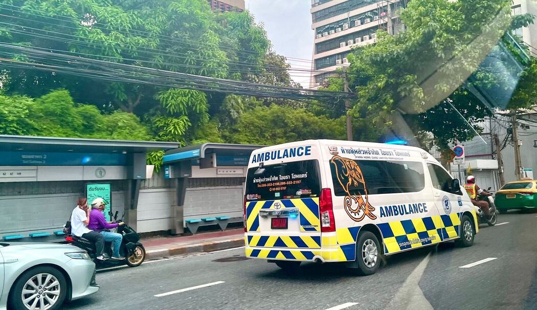 Zwei neugeborene Babys in Bangkok zurückgelassen gefunden