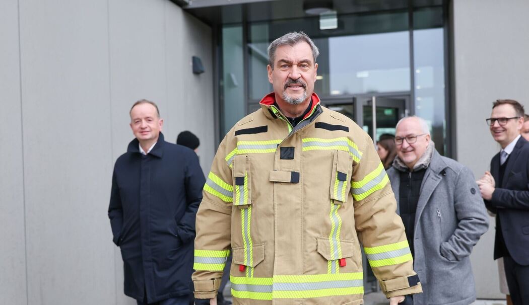 Söder besichtigt neue Integrierte Leitstelle