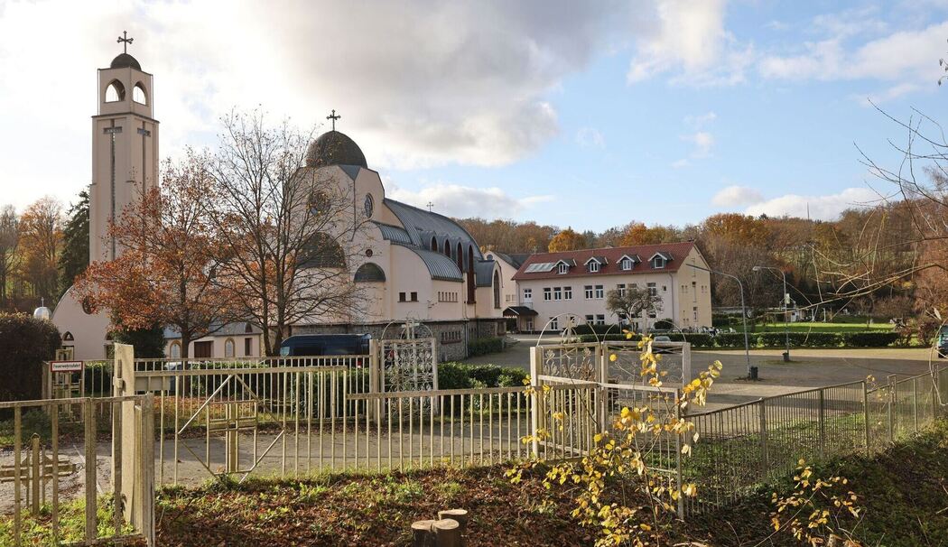 Baby vor Kloster im  hessischen Waldsolms gefunden