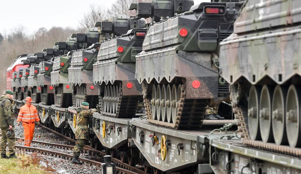 Bundeswehr verlädt Schützenpanzer für Litauen