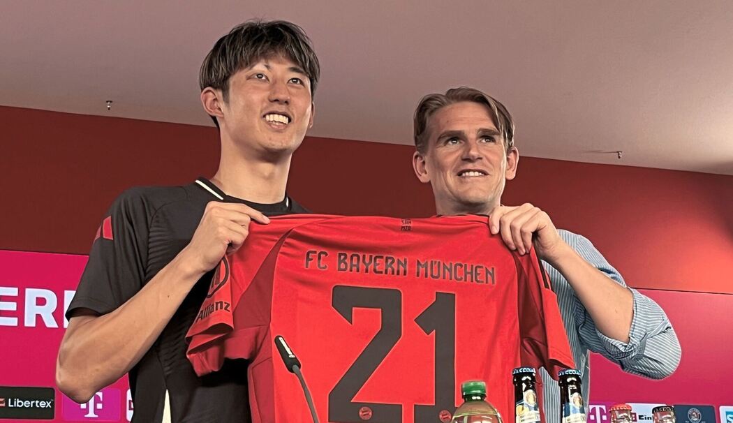 Hiroki Ito (l) und Sportdirektor Christoph Freund