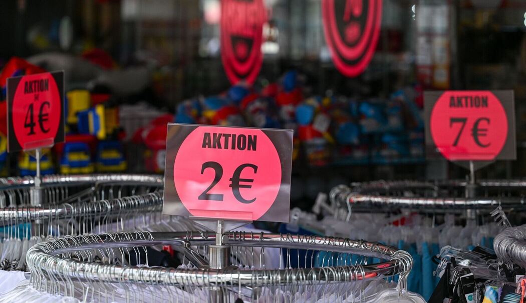 Einkaufsstraße Wilmersdorfer Straße in Berlin Einkaufsstraße Wilmersdorfer Straße in Berlin