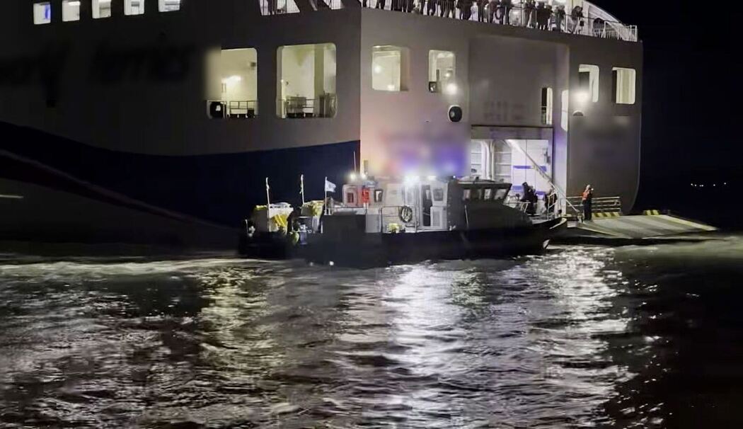 Südkoreanische Fähre auf Grund gelaufen