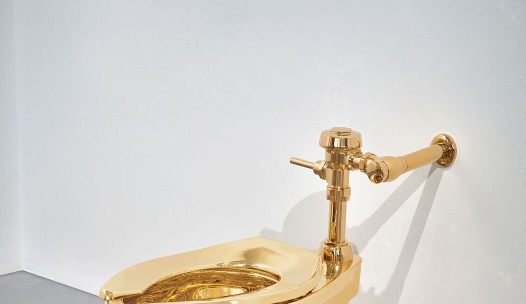 Teures goldenes Klo bei Auktionen in New York versteigert