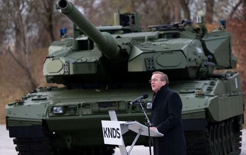 Roll-Out Leopard 2A8 und Panzerhaubitze 2000