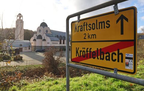 Baby vor Kloster im hessischen Waldsolms gefunden