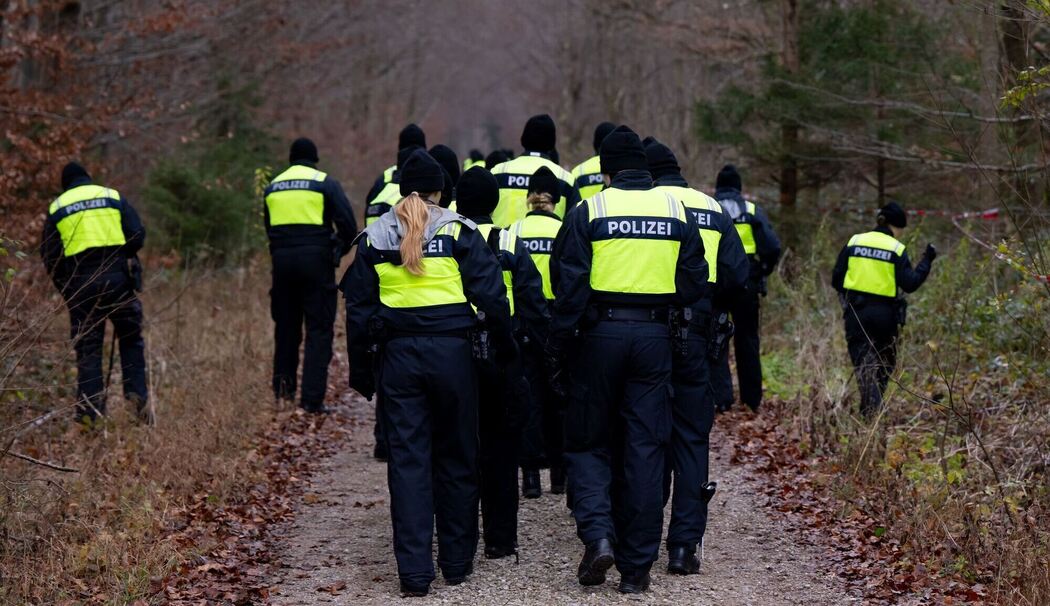 Nach dem Fund einer Frauenleiche im Wald bei München