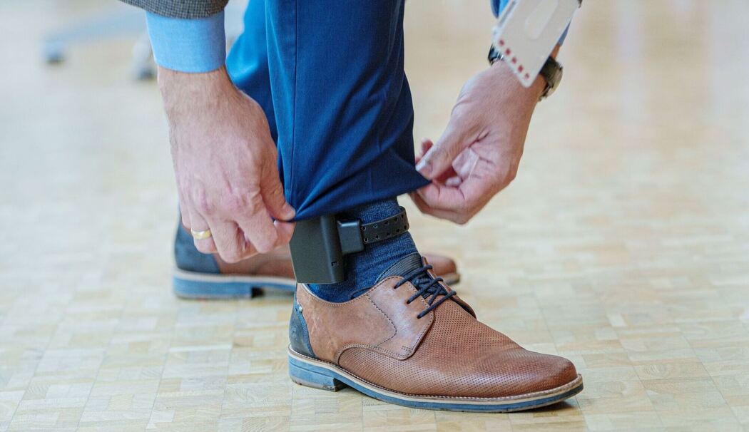 Fußfessel soll Opfer vor häuslicher Gewalt schützen