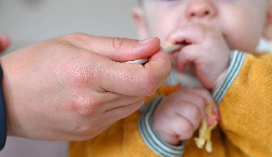 Alltag Mutter mit Baby