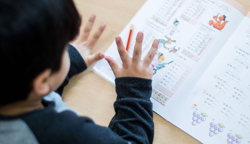 Rechnen mit den Fingern Rechnen mit den Fingern