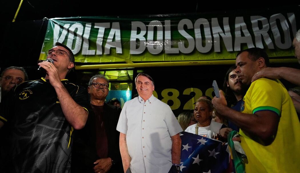 Bolsonaro erklärt Eingriff an Fußfessel mit Halluzinationen