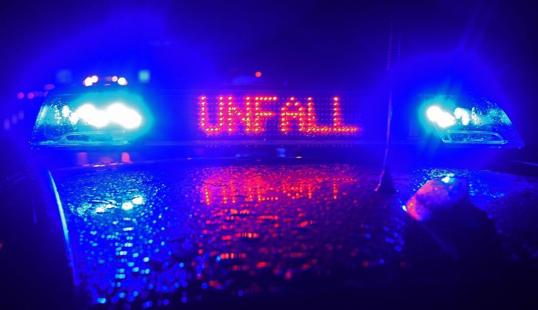 Polizei Blaulicht bei Unfallaufnahme Polizei Blaulicht bei Unfallaufnahme