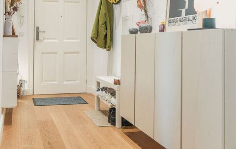 Ein Flur in einer Altbauwohnung