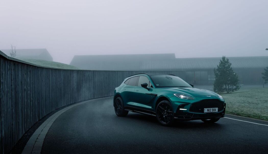 Aston Martin DBX S