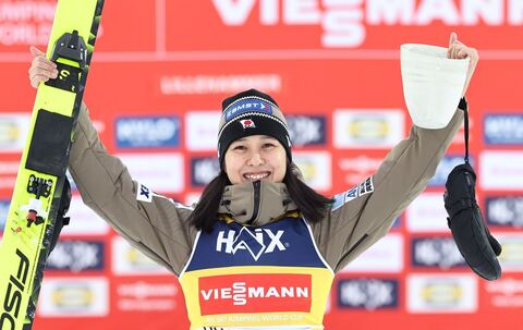 Weltcup-Skispringen - Frauen