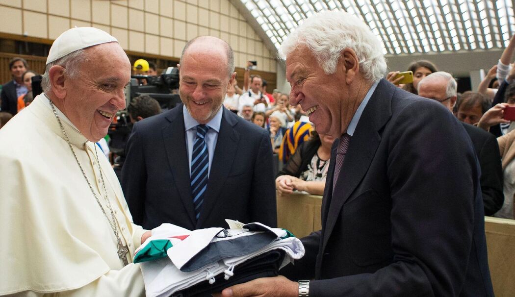 Nicola Pietrangeli mit Papst Franziskus (l)