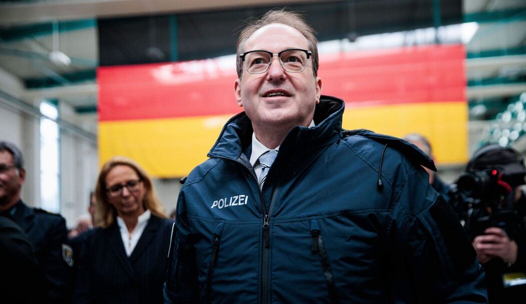 Innenminister Dobrindt stellt Drohnenabwehr in Dienst